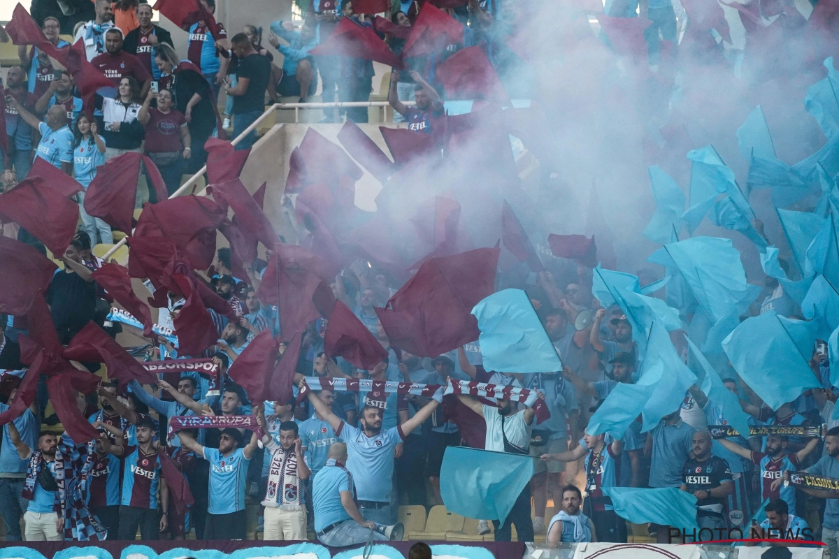 📷 Le magnifique tifo des supporters de Trabzonspor en hommage aux victimes des tremblements de terre