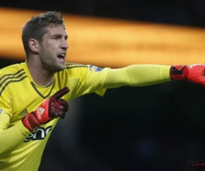 Officiel: Stekelenburg ne pense pas encore à la retraite