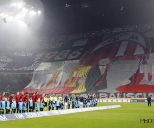 Les fans de l'AC Milan rendent hommage à Berlusconi