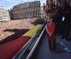 Dries Mertens arrive à genoux sur la Grand Place: "C'est la confirmation"