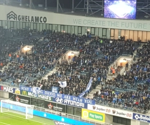 Les supporters de La Gantoise soutiennent Jonathan David, qui a perdu sa mère