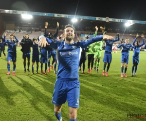 📷 Des supporters de Genk rendent hommage à Dries Wouters à son domicile