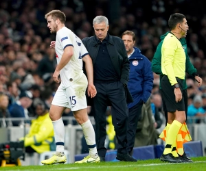 Un joueur de Tottenham monte se battre en tribunes avec un supporter