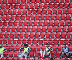 Magnifique : des supporters roumains achètent des tickets malgré le huis-clos pour sauver leur club de la faillite