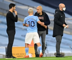 Guardiola vole à la rescousse d'Aguero critiqué pour un geste déplacé 