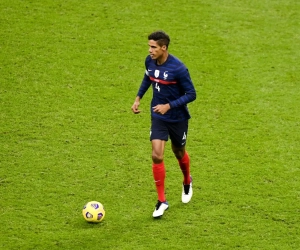 Manchester United devra se passer de Raphaël Varane pendant un bon moment