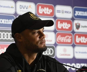 📷 Vincent Kompany est sorti du bus pour discuter avec les supporters liégeois