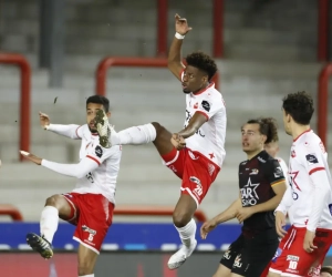 Mouscron (encore) puni en fin de match, Ostende s'accroche au top 4! 