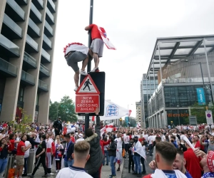 🎥 Des supporters forcent l'entrée de Wembley sans ticket