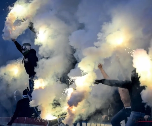 📷 Des supporters de Genk en colère exigent des explications aux joueurs