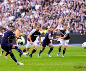 Un joueur de Manchester City prend la défense de Mahrez: "Il nous a sauvé pas mal de fois"