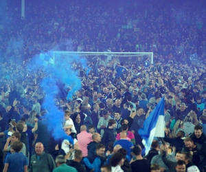 📷 Les supporters d'Everton envahissent le terrain après le maintien en Premier League