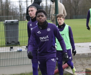 🎥 Le lob astucieux de Lokesa (et la relance manquée d'Epolo) dans le Clasico U23