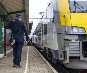 Un supporter d'Anderlecht se fait tabasser par des fans du Club de Bruges dans un train