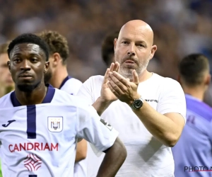 🎥 Quand Brian Riemer tolère le retard d'un joueur d'Anderlecht