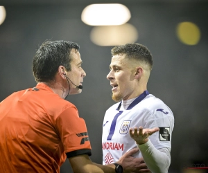 Cocasse : le match Charleroi - Anderlecht arrêté par Thorgan Hazard...et l'arbitre 