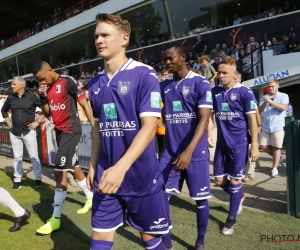 Capitaine à 22 ans, un ancien espoir d'Anderlecht poursuit sa saison folle