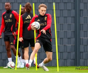 Le "futur meilleur défenseur belge" rejoint les Diables avec humilité et ambition : "Je sais qu'on m'a comparé à Beckenbauer et Kompany"