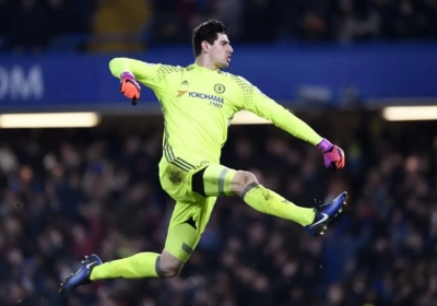 (VIDEO): Thibaut Courtois signe un coup franc direct somptueux !