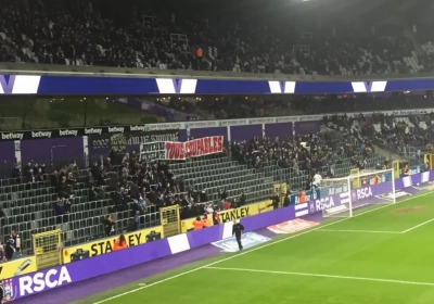 Les supporters d'Anderlecht passent un message: "Tous coupables"