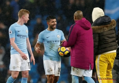 Aguero lance des fleurs à Kevin De Bruyne