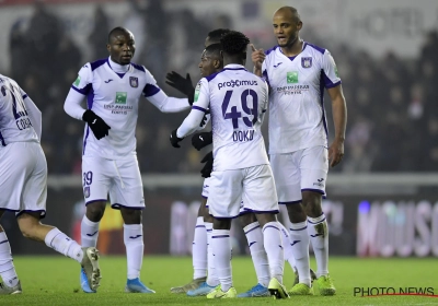 Amère victoire : Anderlecht se qualifie mais perd à nouveau Kompany