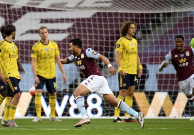 🎥 L'ancien Anderlechtois Trezeguet sort Aston Villa de la zone rouge