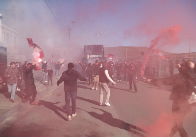 Les centaines de supporters présents aux abords de Sclessin : Marc Van Ranst réagit et tacle Willy Demeyer 