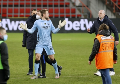 Simon Mignolet nie puis avoue: "Oui je touche le ballon de la main"