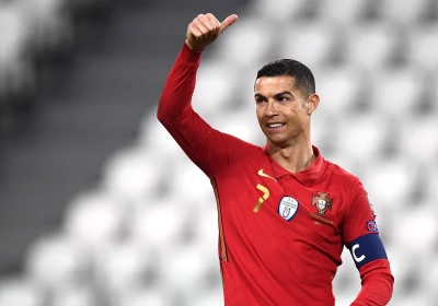 Le brassard jeté par Cristiano Ronaldo vendu aux enchères pour une bonne cause 