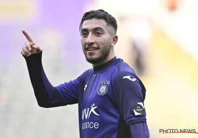 🎥 Anouar Ait El Hadj fait ses adieux à Anderlecht : "Le Sporting a fait de moi un homme, je pars en homme" 