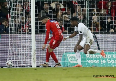 Un but-gag pour Anderlecht : le gardien de Courtrai tente de l'expliquer