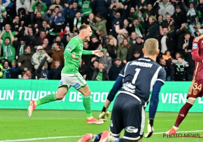 🎥 Difficile de mieux la mettre : l'inspiration d'un ancien de Pro League plonge Saint-Etienne dans la folie