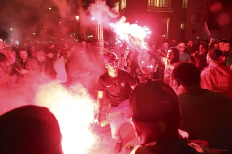 Malgré la victoire de la France, des incidents ont éclaté sur les Champ-Elysées (vidéos)