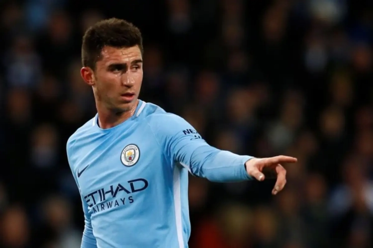 Indisponibilité longue durée pour Aymeric Laporte? 