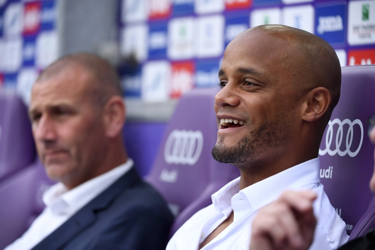 🎥 "Tournée générale!": le discours de Vincent Kompany en images 