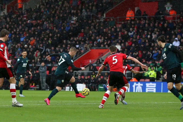 🎥 Le but magique de Vydra pour faire gagner Burnley 