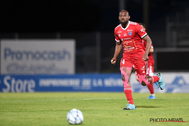 Officiel : un attaquant de Charleroi reste en France