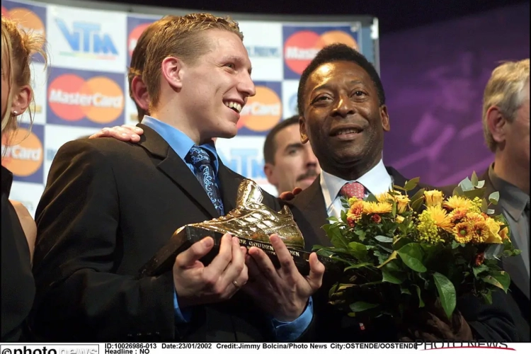 Quand Wesley Sonck recevait le Soulier d'Or des mains de Pelé : "Un merveilleux souvenir" 