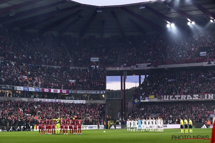 📷 L'énorme tifo des supporters du Standard pour le Clasico